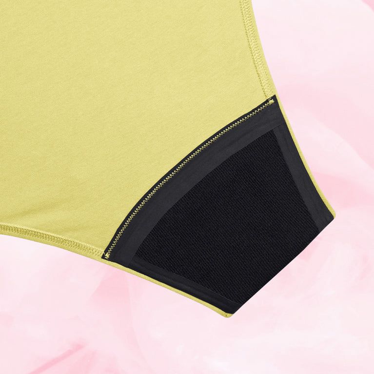ComfortFit Essentials Brazilian Måttlig Mens-trosa med hög midja och absorberande gren.