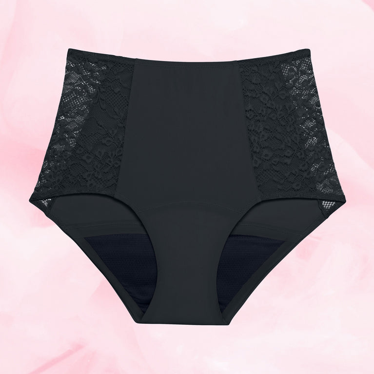 Riklig Flow Set med spetsiga highwaist-menstrosor med blommor och prickar.