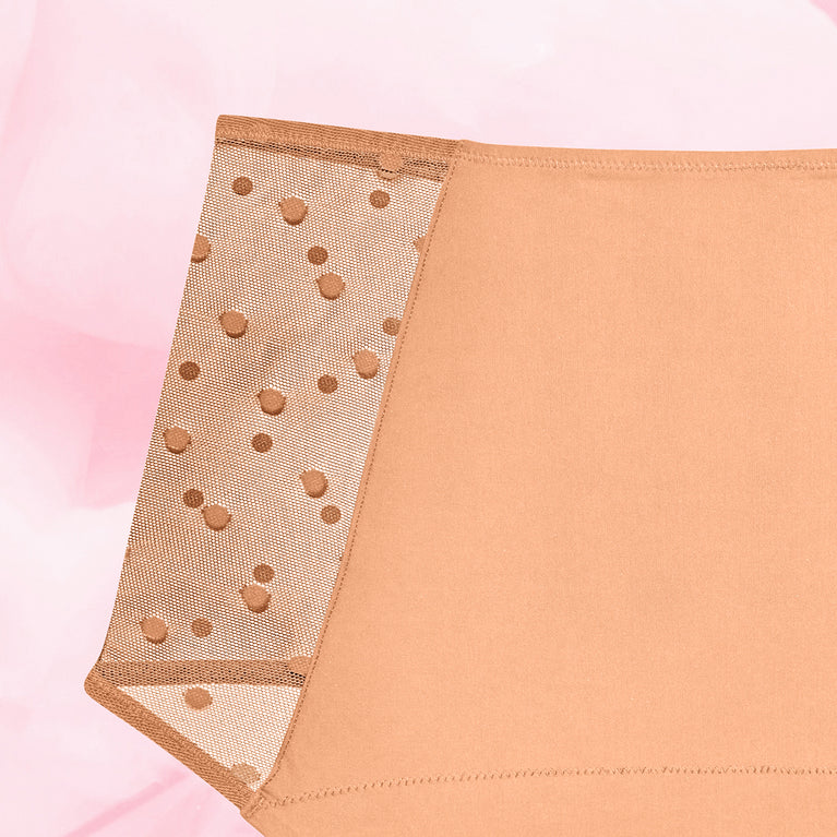Högmidjade High Waist Dots Riklig Mens Menstrosa med prickiga sidor.