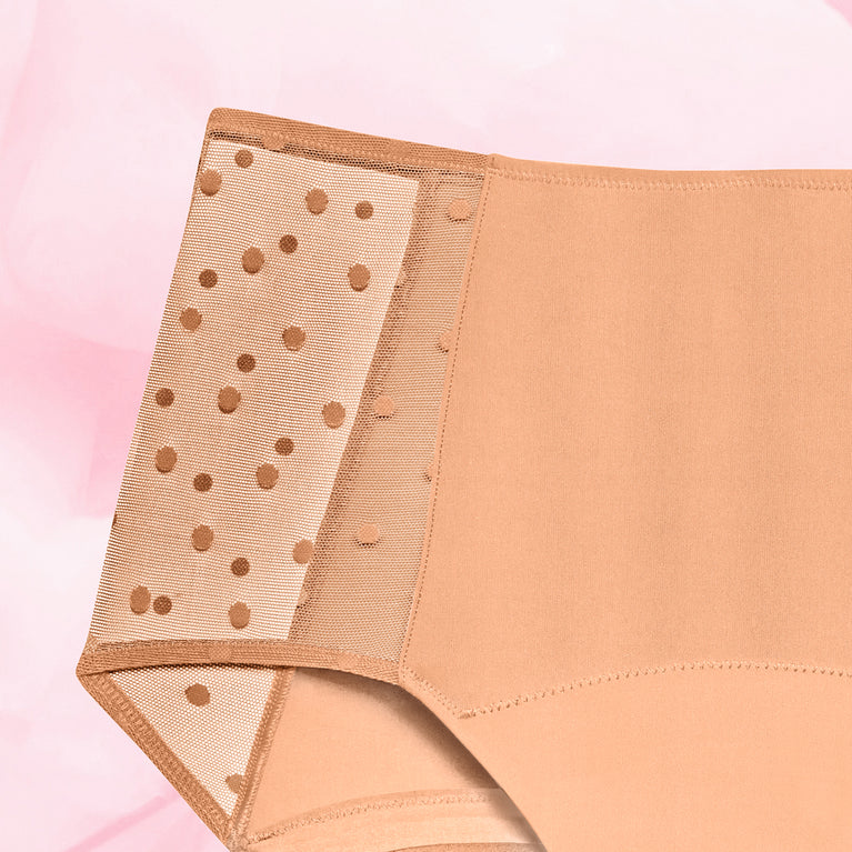 High Waist Dots Riklig Mens Menstrosa med hög midja och prickiga sidor.