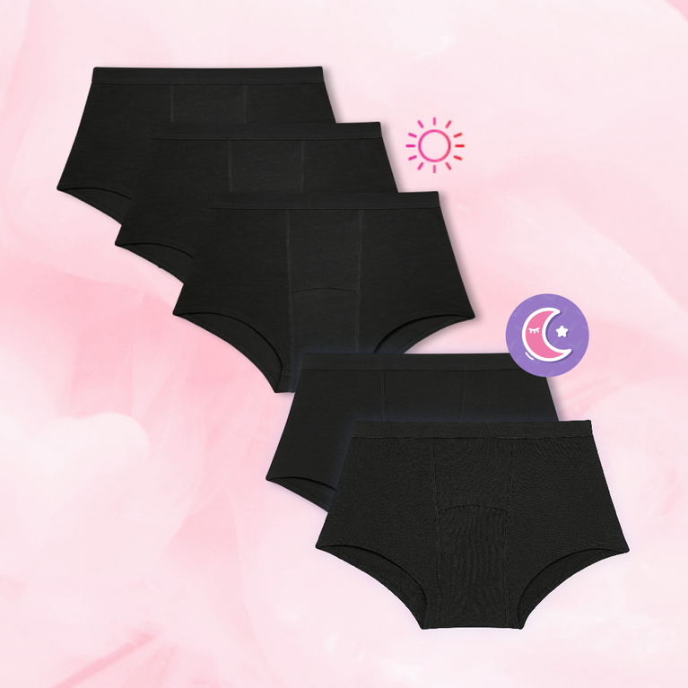 Teens Dag & Natt Flerpack med fem svarta mensskyddsunderkläder.