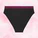 ComfortFit High Leg Riklig Mens trosor med rosa resår och text.