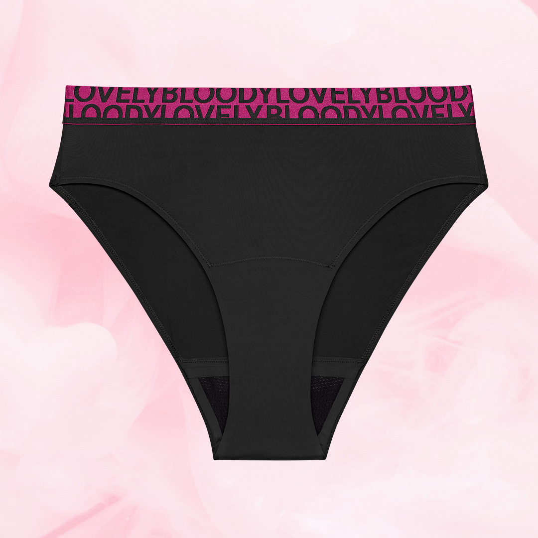 ComfortFit High Leg Riklig Mens svart bikini-trosa med rosa resår.