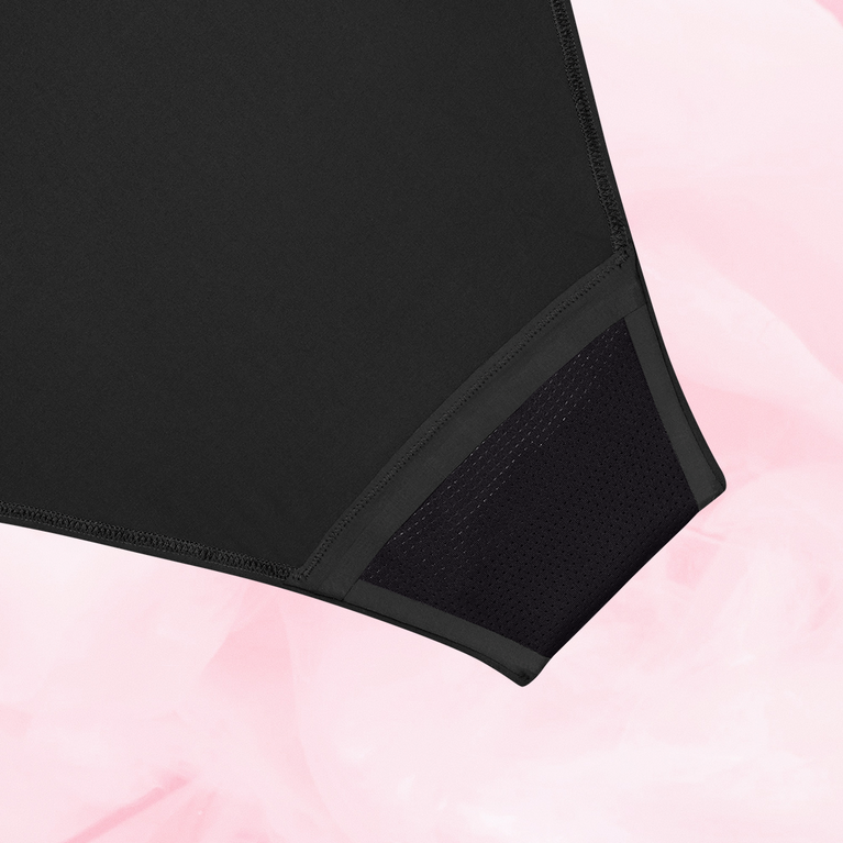 ComfortFit High Leg Riklig Mens med meshinlägg och sidosöm, närbild.