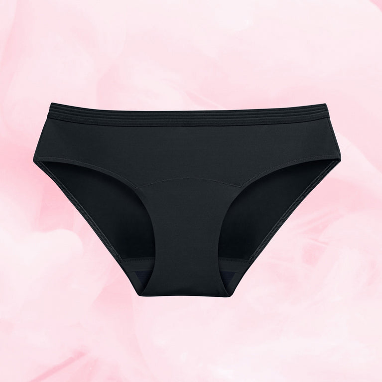 Setet The Lite Flow Set med Brazilian och Bikini-menstrosor.