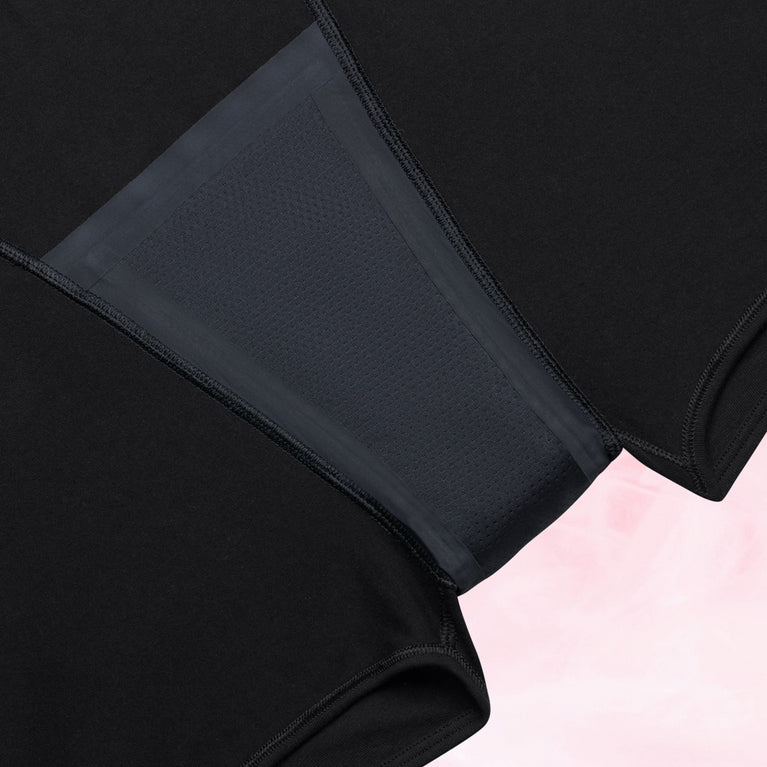 ComfortFit Sleepwear Boxer menstrosa med extra lång absorberande gren.
